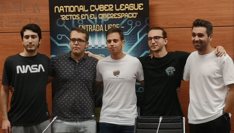 (Español) Policías polis, el equipo de la UPV que pasa a la final de la National Cyber League
